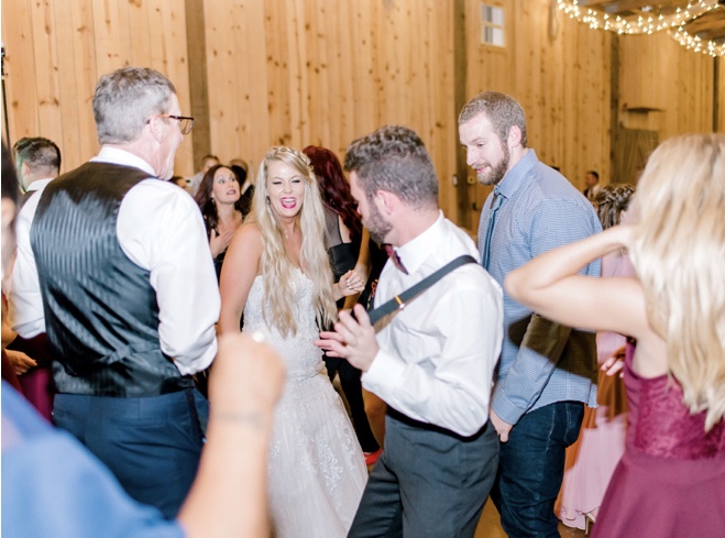 5 Things Every Bride Needs To Think About Before Hiring A Wedding DJ